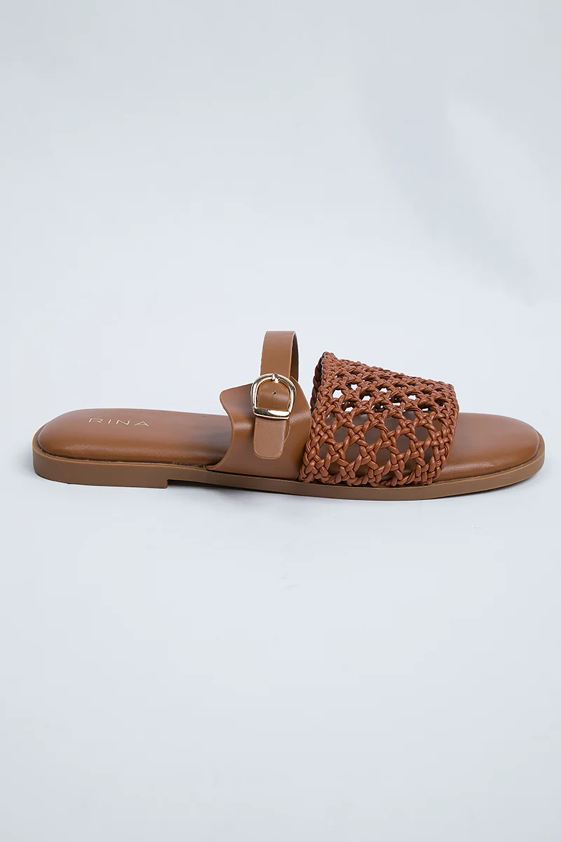 Flat sandal with woven strap
