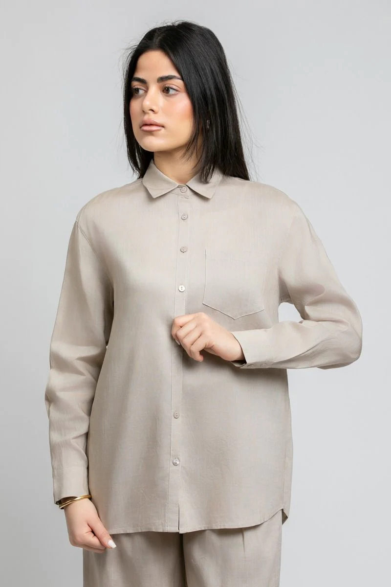 Shirt with front pocket
